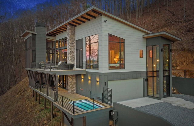 Blue Ridge Ultra Luxury with Stunning Mountain & Lake Views, Near Aska & Marina