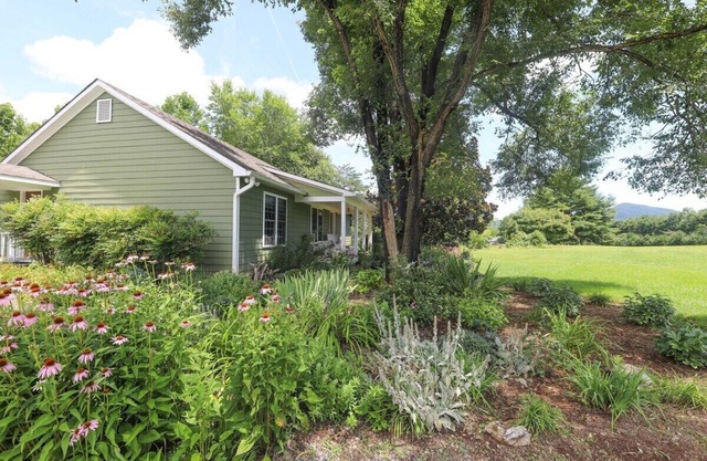 Blue Rivers Cottage and Loft