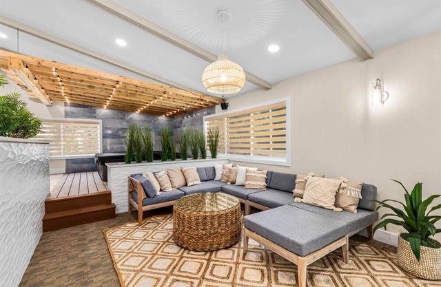 Blue Skies Retreat - Custom-Built Retreat in the Suburbs!
