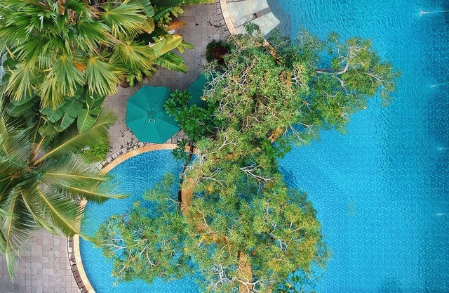 Blue Sky Hotel