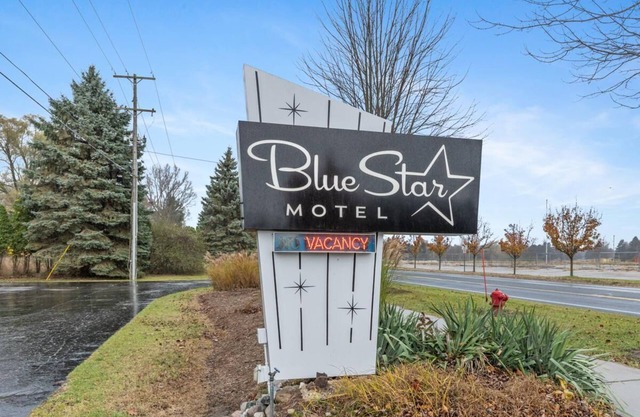 Blue Star Motel #1 - Studio Hotel, Sleeps 2