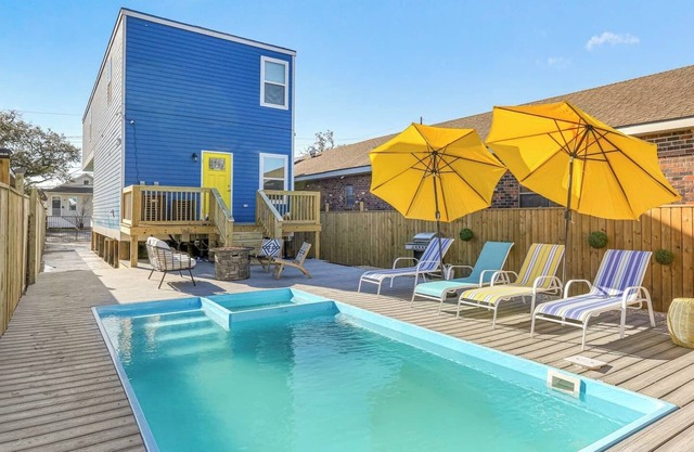 Blue Voodoo Retreat Plunge Pool Sleeps 10