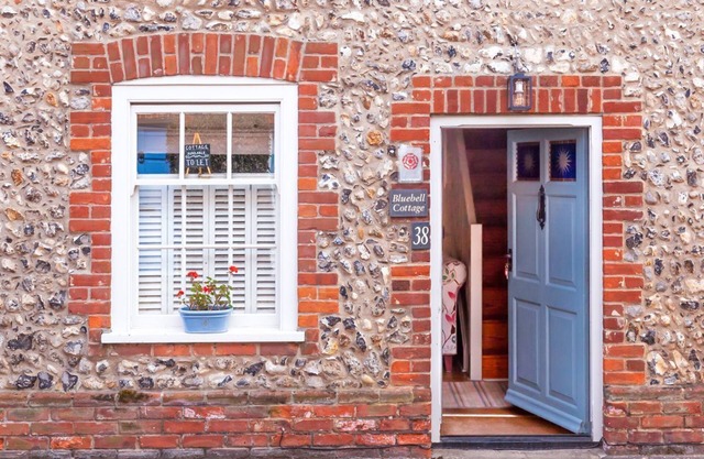 Bluebell Cottage - sleeps 3 guests in 2 bedrooms