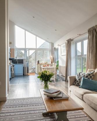 Blueberry Barn, light and airy barn conversion near Bruton