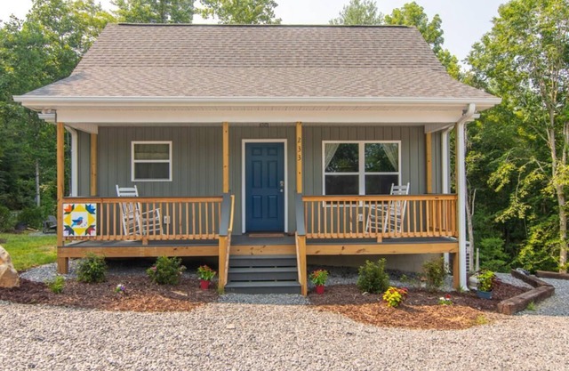 Bluebird Cabin | WiFi & River Access