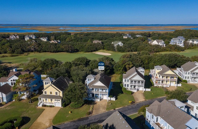 Bluebird: Saltwater Pool, Hot Tub. Golf Community