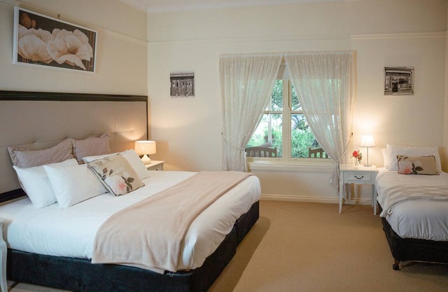 Bluebush Estate - The Country House - Stunning Country Charm, Gardens & Sunsets