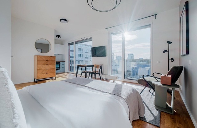 Blueground | Žižkov, furnished, park (PRG-42)