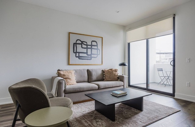 Blueground | Beverly Grove 2bd apartment