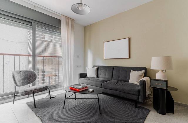 Blueground | Florentine, 1 Bed room, Quiet side (TLV-5)