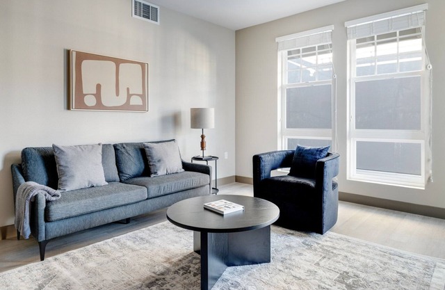 Blueground | Lyon Hoag, rooftop, nr Bayfront Park