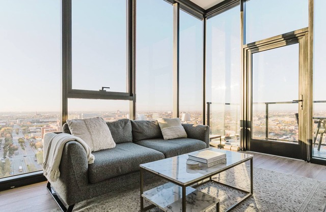 Blueground | Medical District 3bd apartment