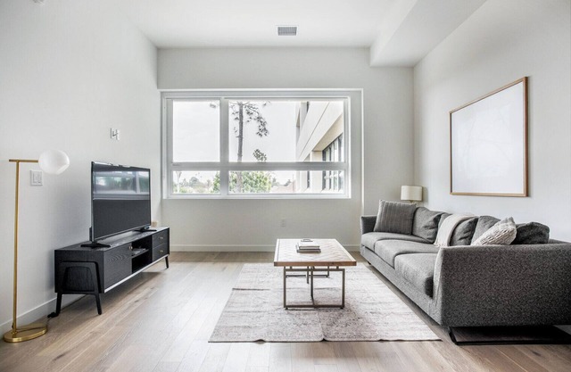 Blueground | Mid-Wilshire, AC, w/d, nr LACMA