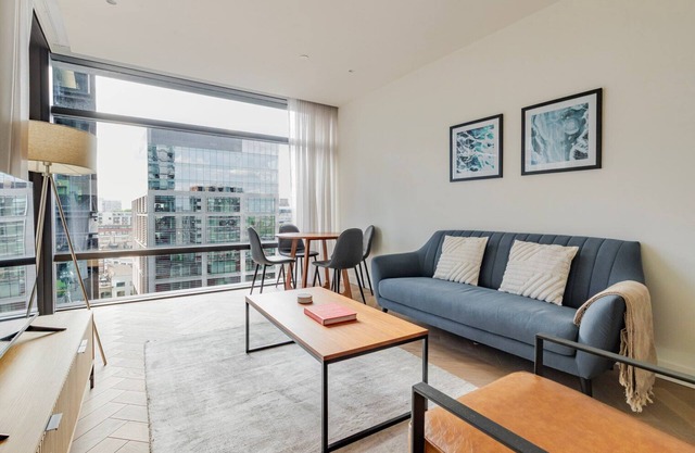 Blueground | Shoreditch, pool, nr St. Paul's