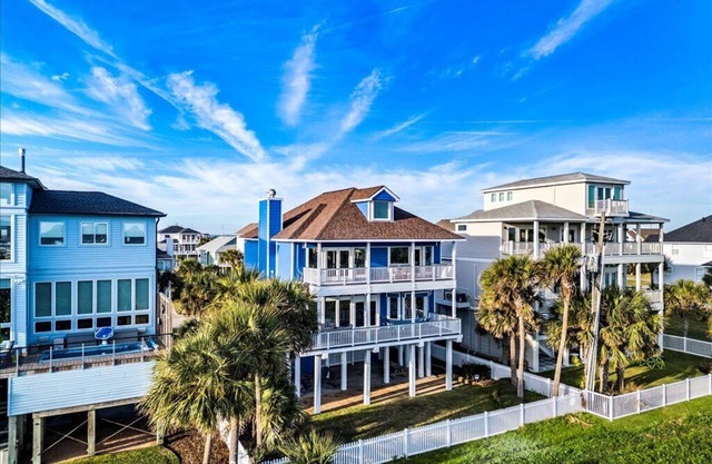 BlueMar Beach House, Ocean View 5BR, Exclusive Beach Access – 3 Min Walk to Sand