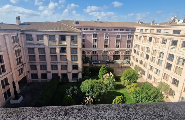 "BlueSky" air-conditioning-wi-fi garage- 5m from town center.