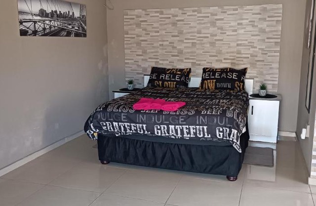 Bluff Marine Drive Self Catering Cottage A