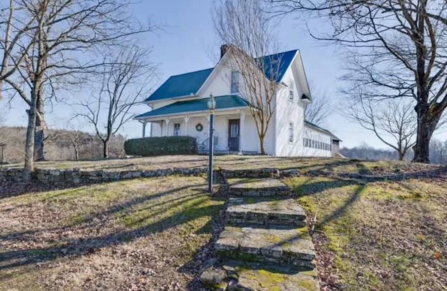 Bluff Springs Farmhouse