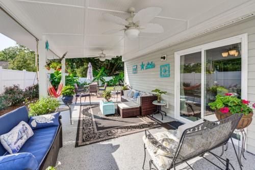 Bluffton Getaway with Fenced Yard 7 Mi to Beach!