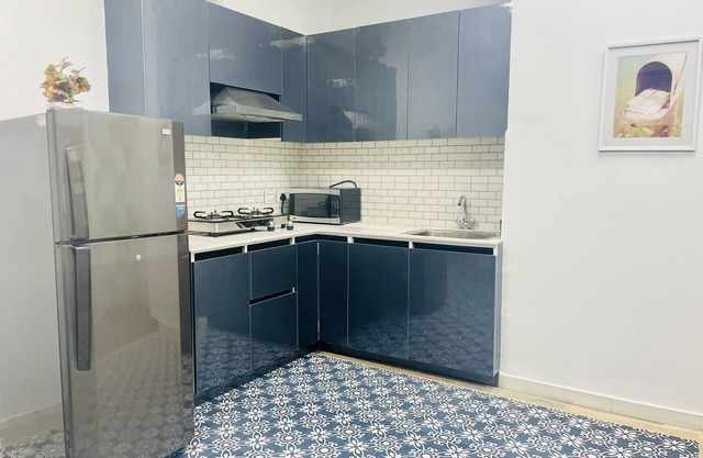 BluO Awesome 1BHK DLF Galleria Market ,Gym TT
