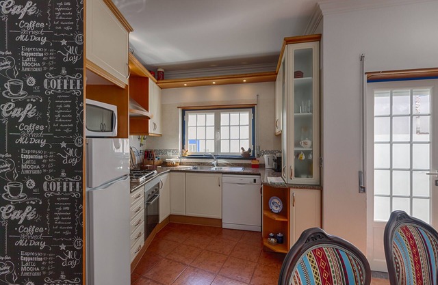 BOA ONDA HOUSE - ERICEIRA | Village center