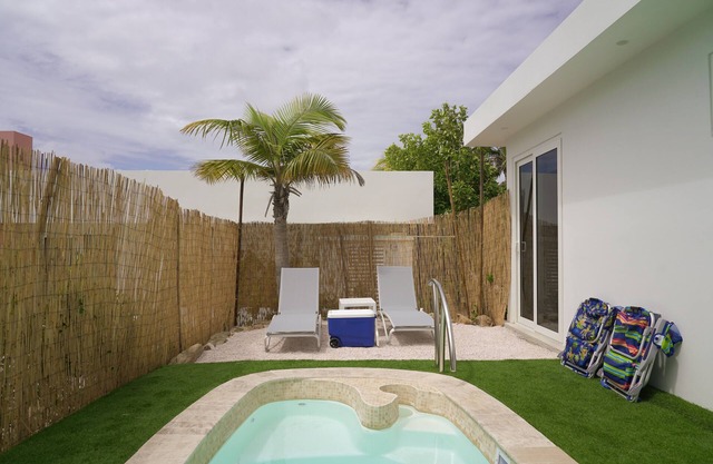 Boca Catalina Beach 1 Bed/Kitchen Private Pool