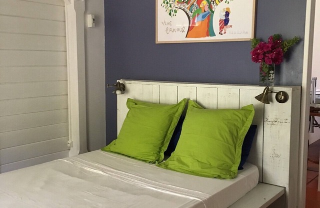 Bohemian tropical cottage, homestay 5 minutes from the Diamant beach .
