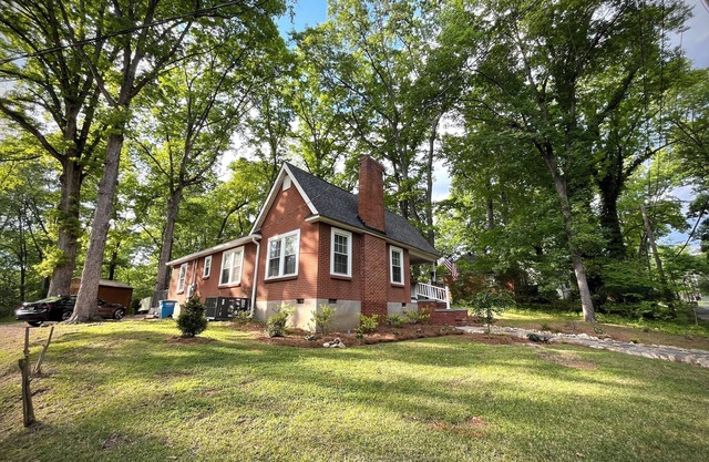 Boho Bungalow - 4 King Beds - Heart of Fort Mill