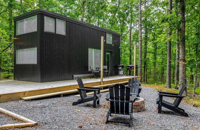 Boho Bungalow-unique & cozy tiny home