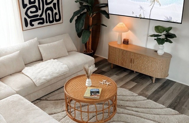 Boho Haven w/Hot Tub in Central Pensacola