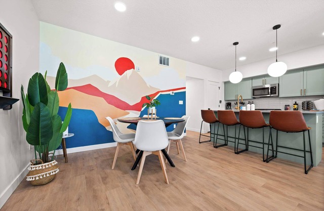 Boho Vibe Townhome King Bed Garage SLC
