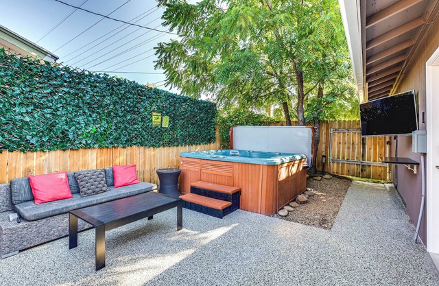 Boise Home w/Hot Tub, Yard ~ 5 Mi to Dtwn!