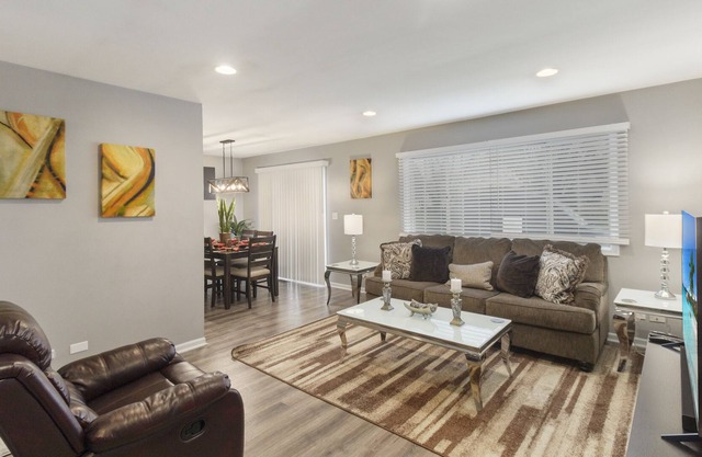 Bolingbrook Rental - Old Stone Rd