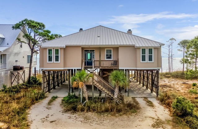 Bonnie Blue | Sept openings. Great price, great beach