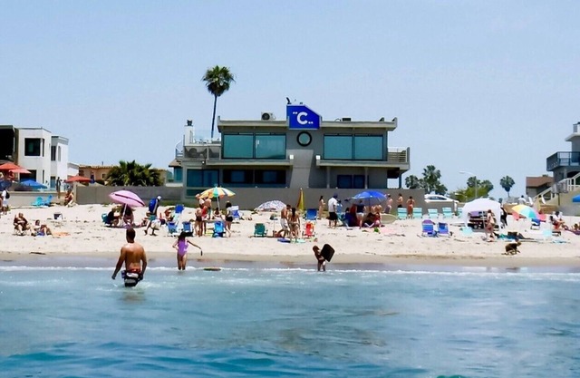 BOOK 3 NIGHTS GET THE 4TH FOR FREE OCEANFRONT!