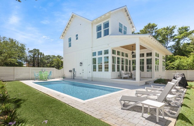 Book a Fall Getaway! Private Pool! 5 Adult Bikes! 30A Beaches! Short Walk to the Beach!