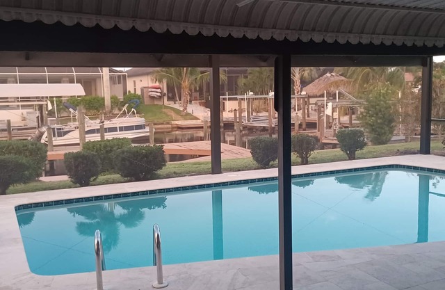 BOOK NOW. CANAL W/GULF ACCESS, NEAR BEACHES AND DESIRED YACHT CLUB