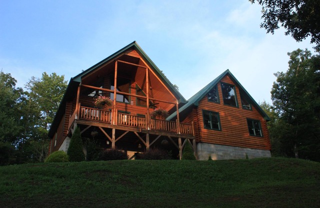 Book Now to Enjoy a Beautiful Weekend in the Mountains!