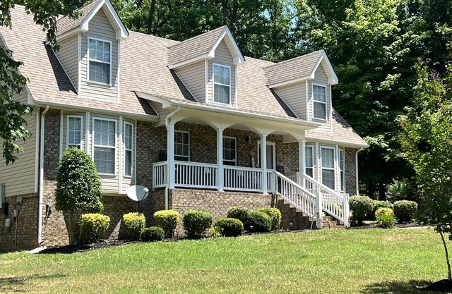 Book The Essential Stay! It’s a short +-30 min dr to Nashville/Clarksville TN