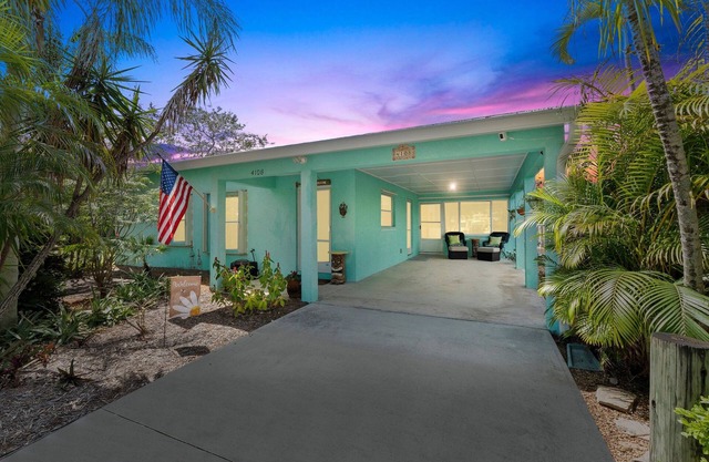 Book today, dinner on us!nNew listing! Stuart/Port Salerno cute cottage!