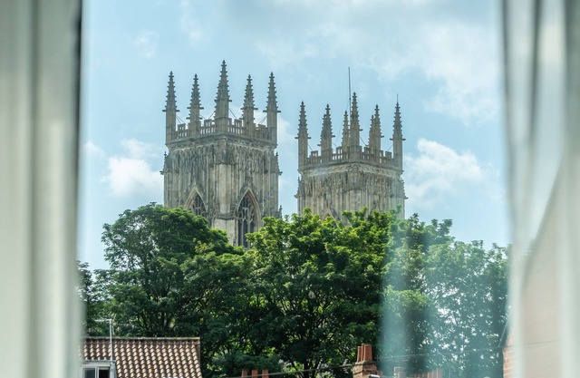 Bootham Row 11 - a couples retreat that sleeps 3 guests in 1 bedroom