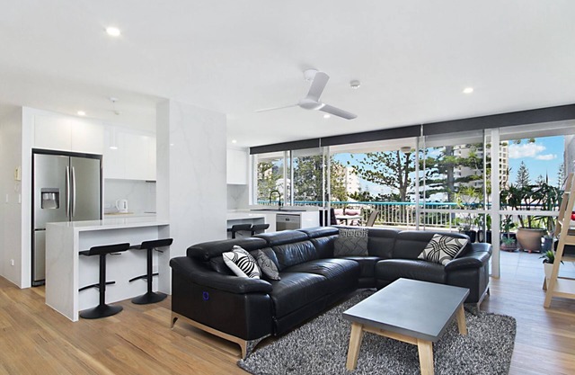 Border Terrace Unit 6 close to beaches, shopping and clubs in Coolangatta & Tweed Heads area