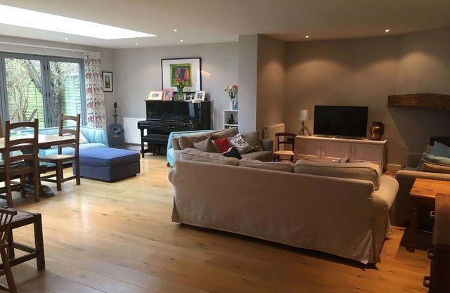 Bosham/Goodwood, close to water with Pool - Stunning!