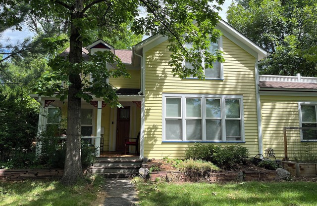 Boulder, CO. Mapleton Hill Gem. Furnished 3-Bedroom House.