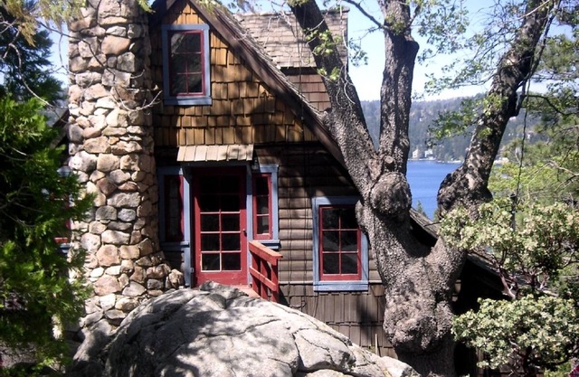 Boulder Crest. Historic Lakeview Cabin