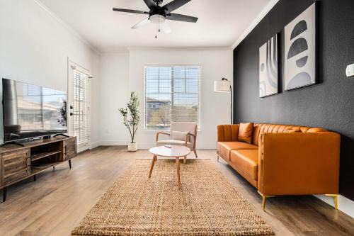 Boulevard Stays 1BR by Stadium Pool Parking Gym 09