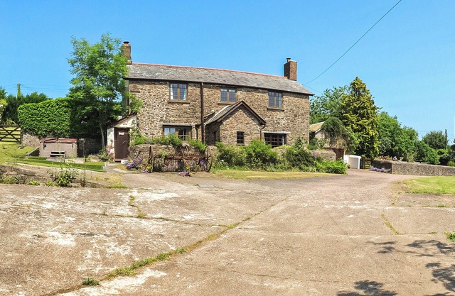 Boundstone Farmhouse