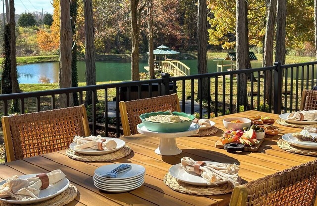 Bourbon Trail Log Cabin w/Pond*Hot Tub & Speakeasy