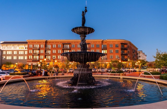 Bourbon Trail, Shops, Downtown, Watch Hill, Pets Local Dining, Fully Loaded