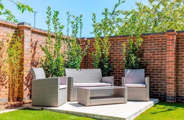 Bournecoast: Charming Four Bedroom Holiday Home Near River AND Beaches - Hb8512